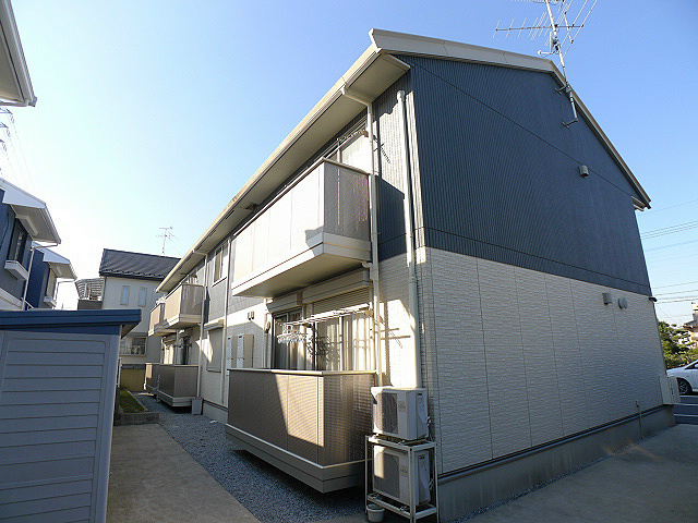 建物外観　ピラタスのお問合せは、アソシエ住まいの窓口にお任せください！
