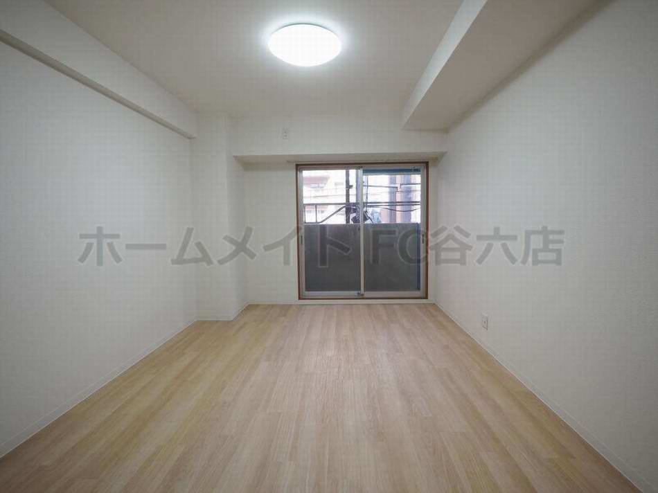 イデアル城東の居間写真