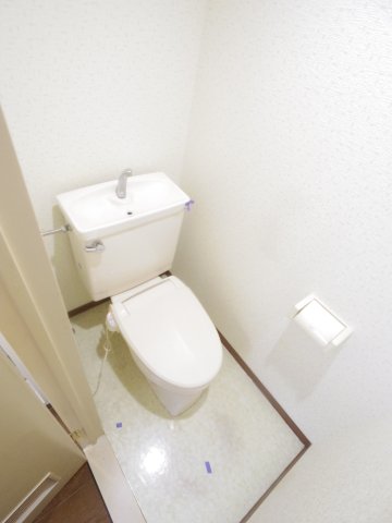 トイレ　※他号室写真です