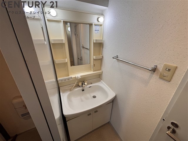 洗面設備　コンパクトで使いやすい洗面所