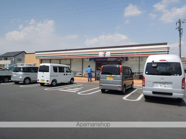 コンビニ　セブンイレブン（コンビニ）まで670m