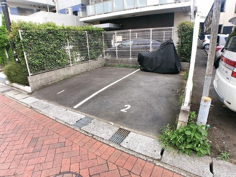 駐車場　敷地内駐車場