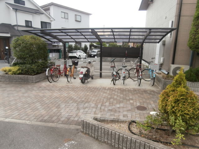 ＪＲ東海道本線 茨木駅 バス乗車時間：7分 最寄りバス停で下車 徒歩10分 2階建 築26年の外観写真