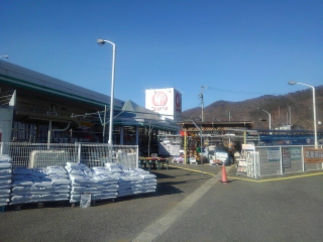 ホームセンター　コメリハード＆グリーン戸倉店（ホームセンター）まで593m