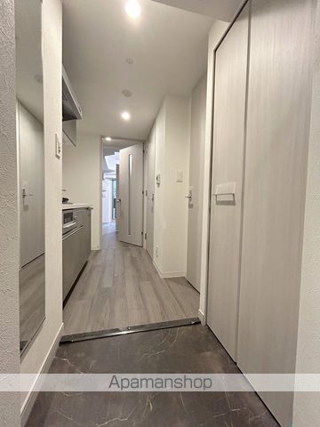 地下鉄御堂筋線 心斎橋駅 徒歩11分 15階建 築3年の玄関写真