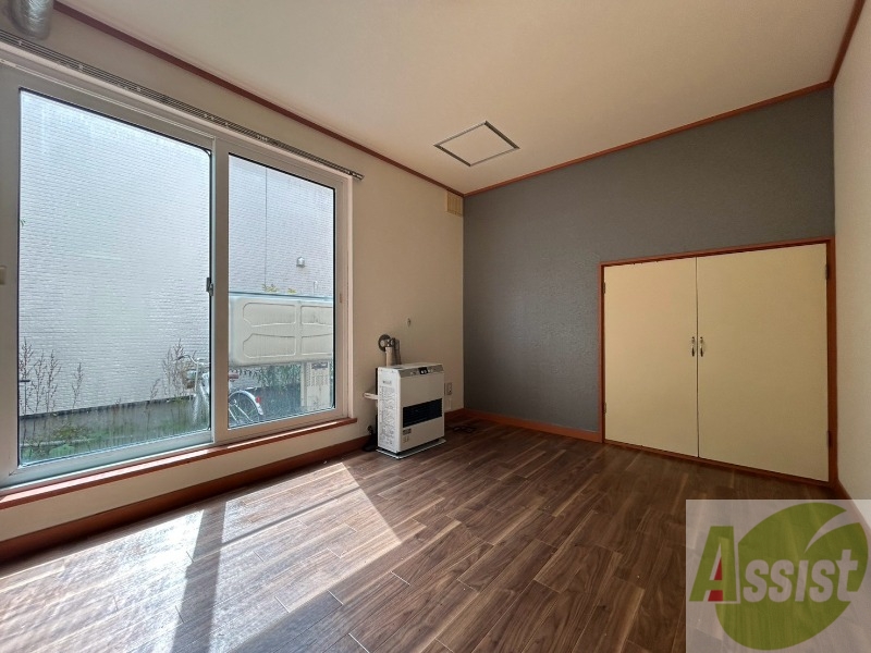 居室・リビング　広くてキレイなお部屋が広がっていて、充実した生活が送れそう。