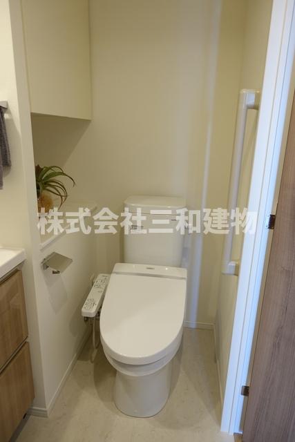 トイレ　※写真は同タイプ住戸です。