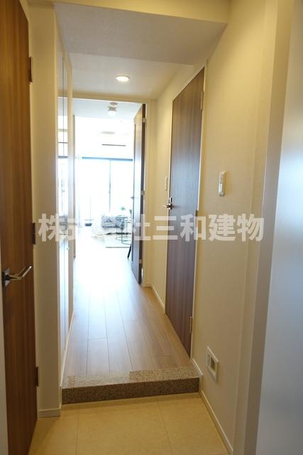 玄関　※写真は同タイプ住戸です。