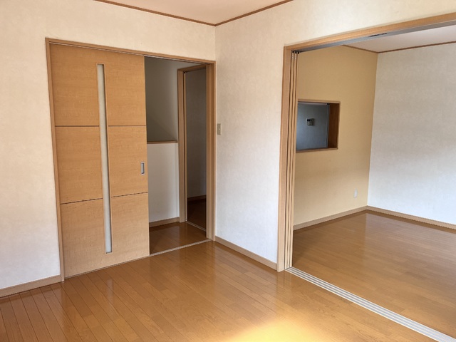 メゾンエイトC棟の居間写真