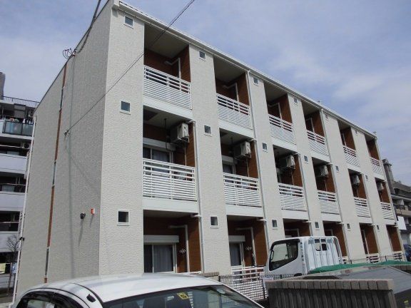 レオネクストボンボネーラの外観写真