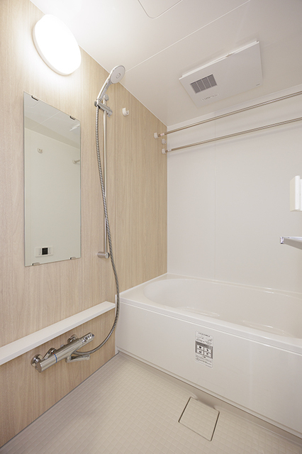 バス・シャワールーム　※写真は同タイプ住戸です。
