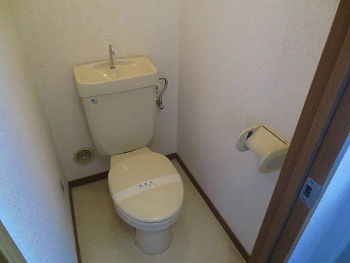 ＪＲ山陽本線 須磨海浜公園駅 徒歩3分 5階建 築30年のトイレ写真
