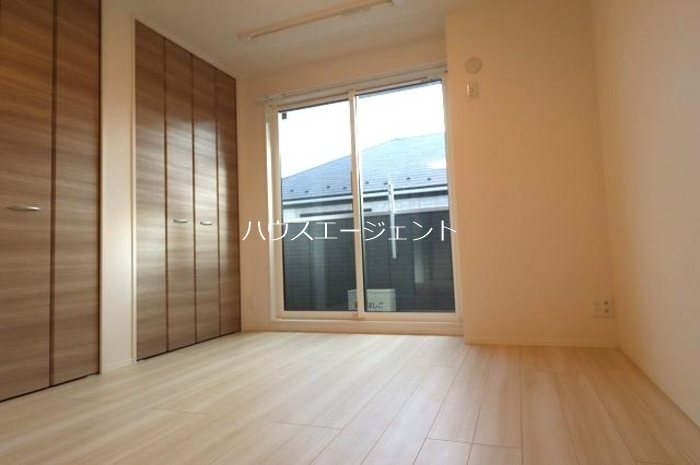 その他部屋・スペース　明るい洋室です。