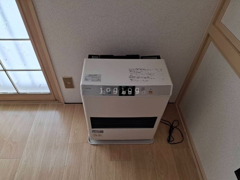 その他設備　冬はあったか石油ストーブです。