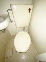ＪＲ中央線 立川駅 徒歩19分 3階建 築40年のトイレ写真
