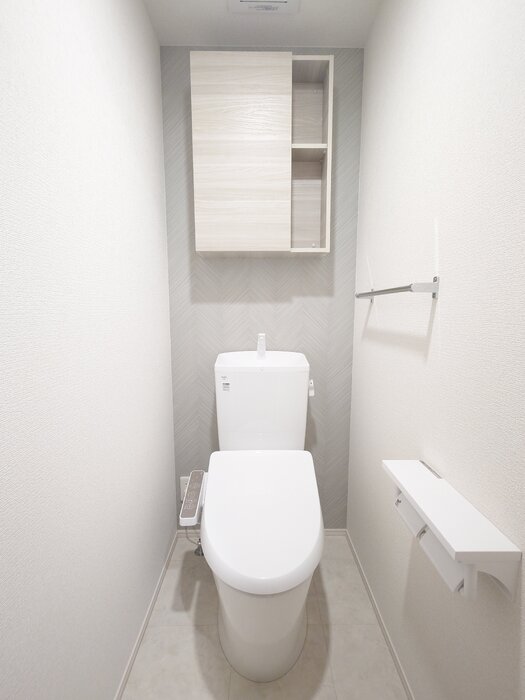 ＪＲ山陽本線 東福山駅 徒歩17分 3階建 築1年のトイレ写真