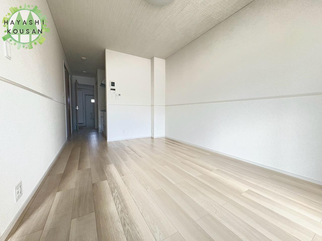 居室・リビング　※写真はすべて反転タイプの他のお部屋のものです。