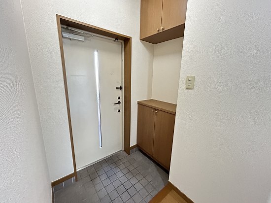 玄関　※写真は類似です