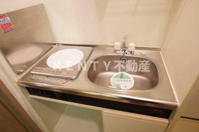 キッチン　コンパクトなキッチンで掃除もラクラク