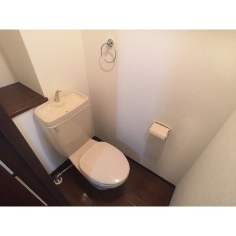 トイレ　清潔感のあるトイレです