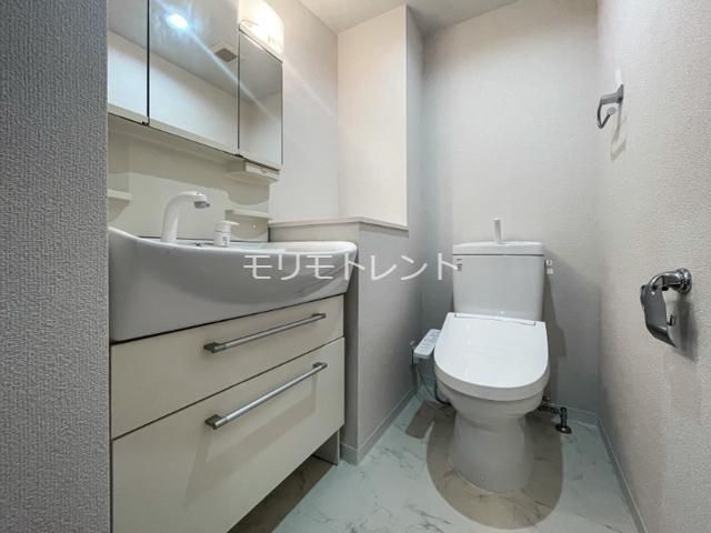 トイレ　ゆったりとした空間のトイレです