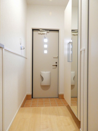 マスカット Bの玄関写真
