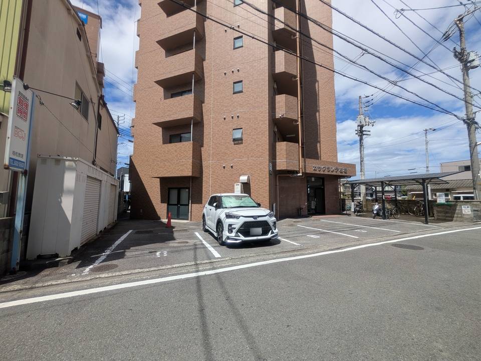 駐車場　駐車場