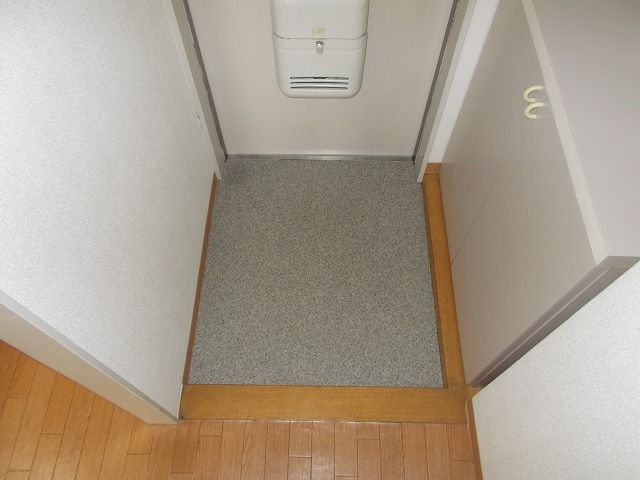 エクセラン三日市の玄関写真