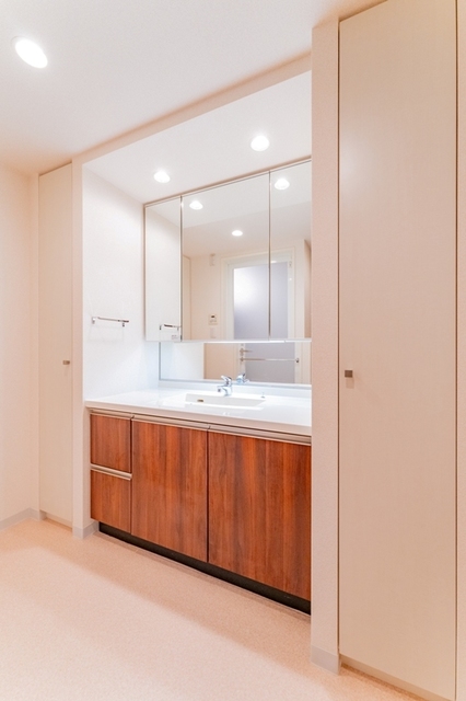 洗面設備　※写真は同タイプ住戸です。