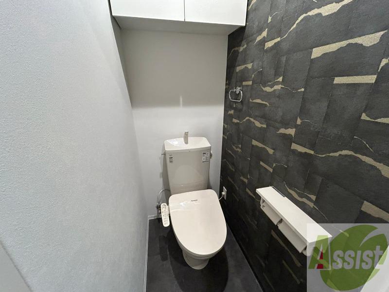 トイレ　こちらはトイレです。清潔感があり、安心して使用できます。
