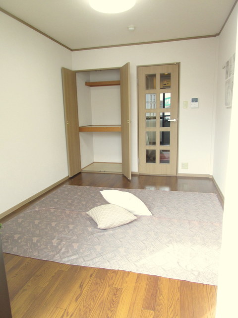 その他部屋・スペース　奥行きのある収納がある使いやすいお部屋