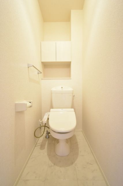 新潟市中央区 3階建 築14年のトイレ写真