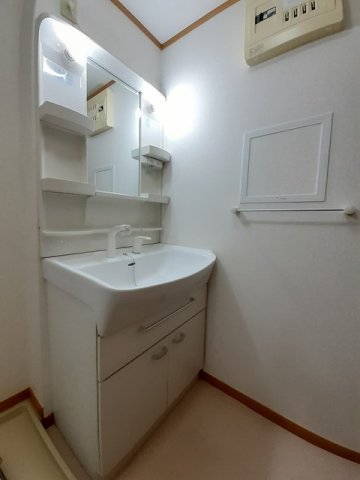 洗面設備　忙しい朝には欠かせない洗面所です
