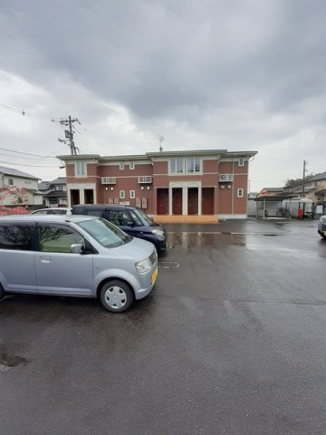 駐車場　駐車場に車を止められます