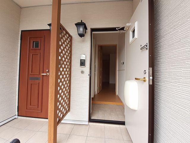 エクセレンスJの玄関写真