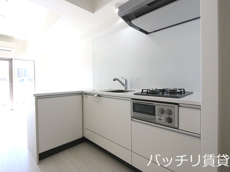キッチン　別号室タイプの為、現状を優先致します。