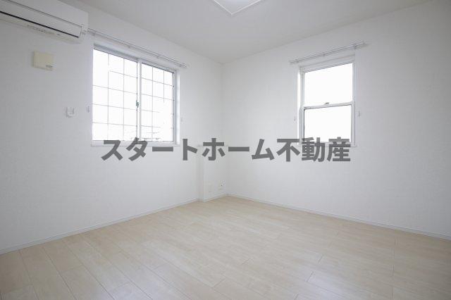 その他部屋・スペース　落ち着いて過ごせるお部屋なので、寝室にいかがでしょうか