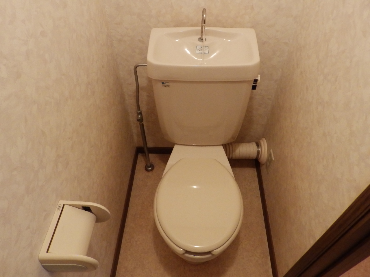 トイレ　もちろんバス・トイレは別々となっております☆