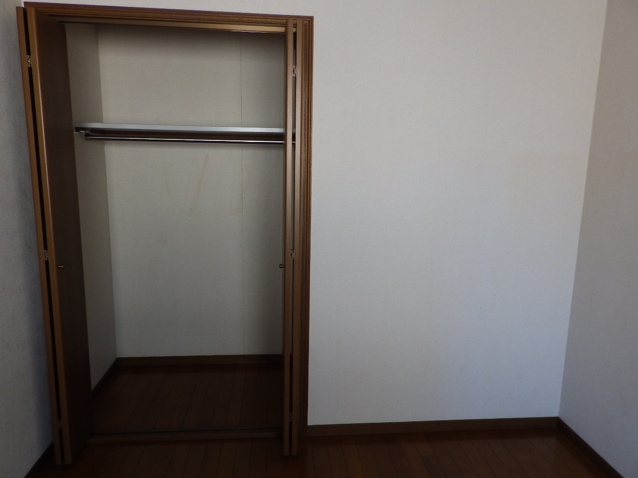 その他　ハンガーパイプ付きの収納♪