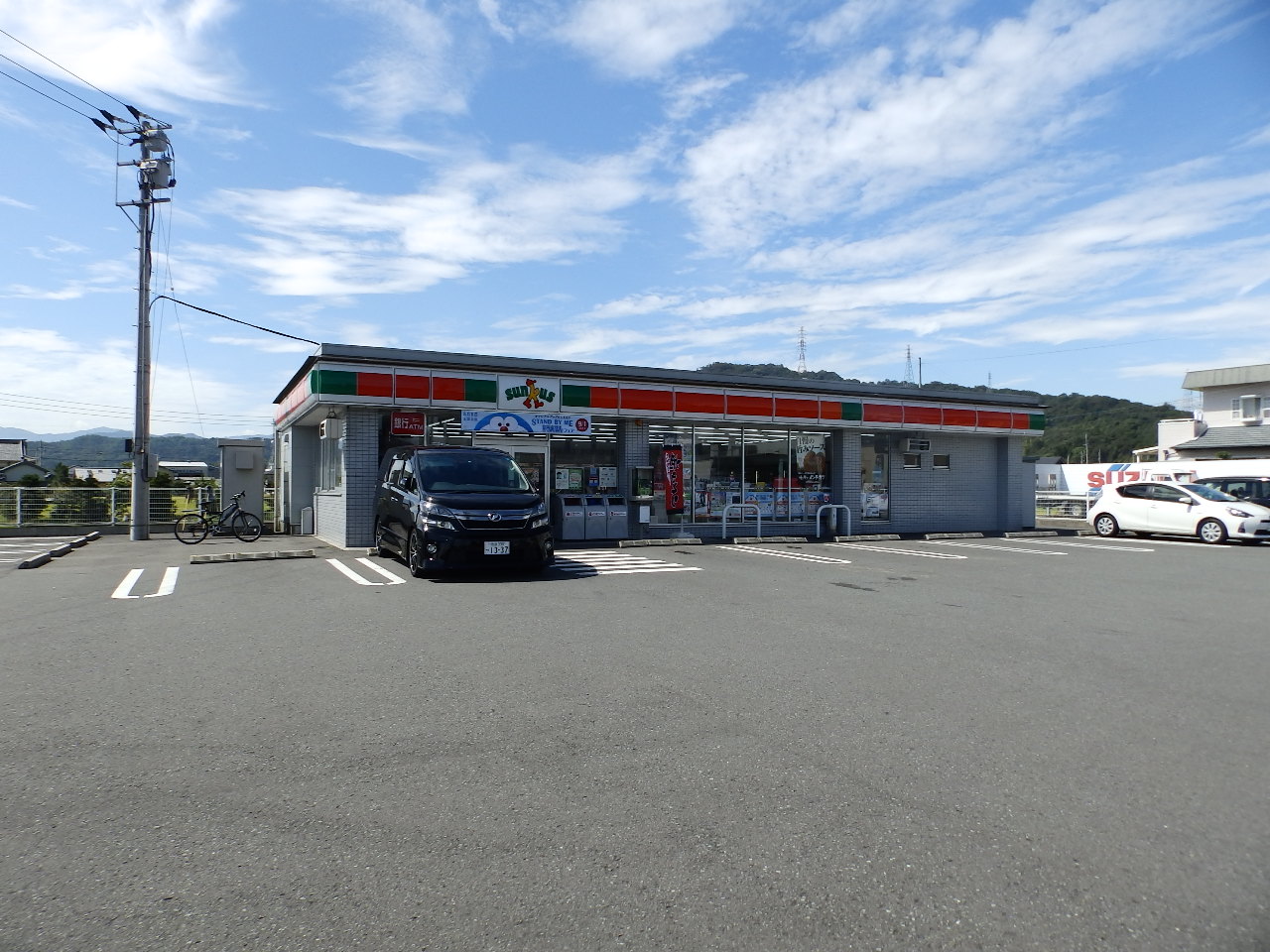 コンビニ　サンクス国府観音寺店（コンビニ）まで879m