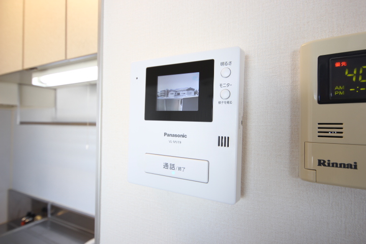 セキュリティ　来客時に便利なＴＶモニター付きインターホンです！