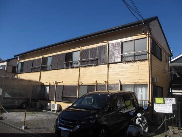 藤沢市亀井野のアパートの建物外観