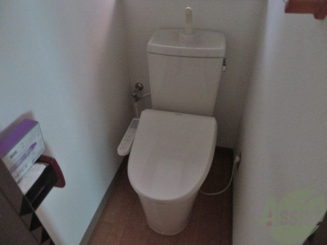 トイレ　ウォシュレット付きのトイレです。シャワートイレは日本の宝。