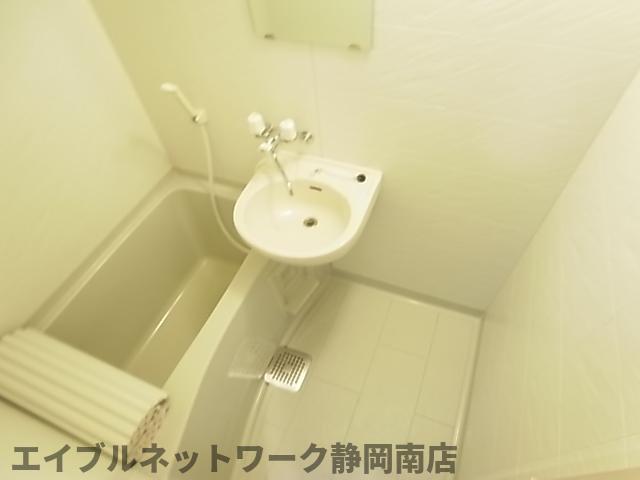 洗面設備　洗面スペースです