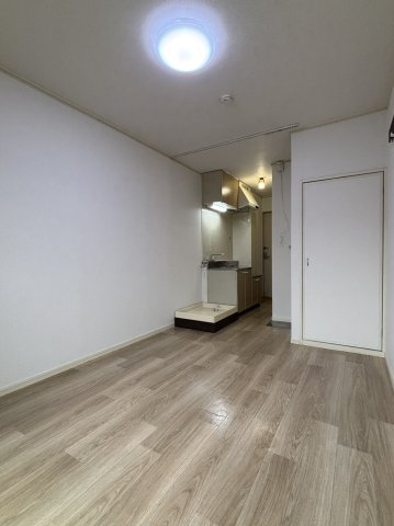 居室・リビング　☆洋室8.0帖（キッチン含め）☆