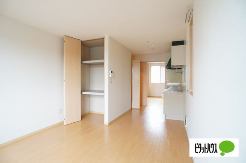 居室・リビング　明るい室内！