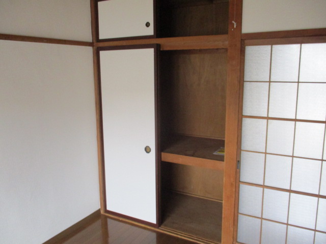 収納　収納たっぷり。天袋もございます。