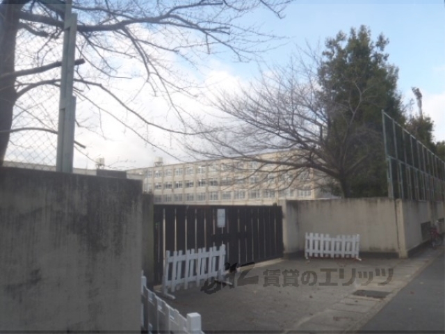 小学校　川岡東小学校（小学校）まで300m