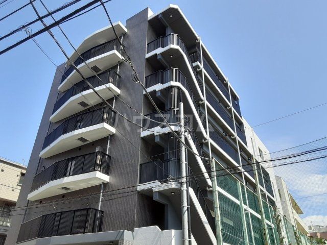 【クレストコート渋谷笹塚の建物外観】