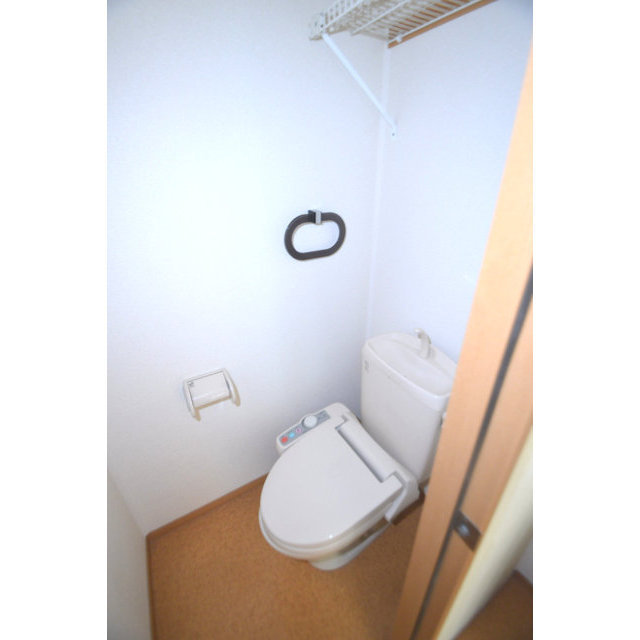 トイレ　温水洗浄便座